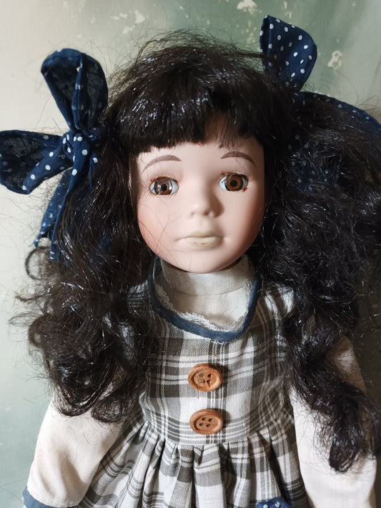 Haunted Doll mit Hexe - Angela